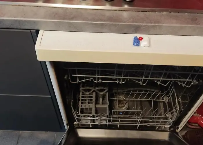 Facile D'acces Et Entretenu Par Femme De Menage